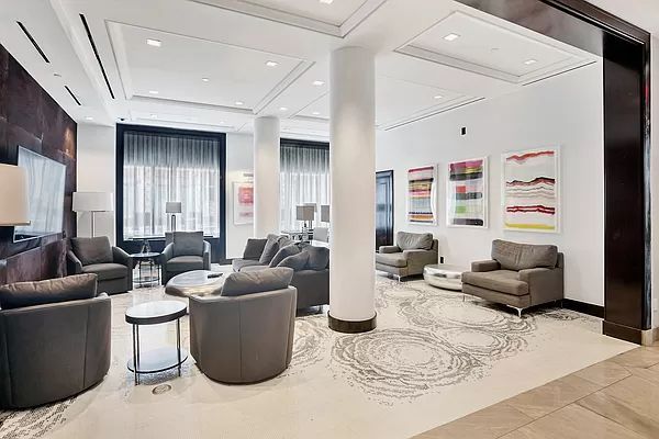 100 RIVERSIDE BLVD
