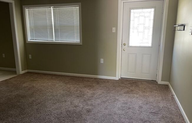 2 beds, 1 bath, $1,050