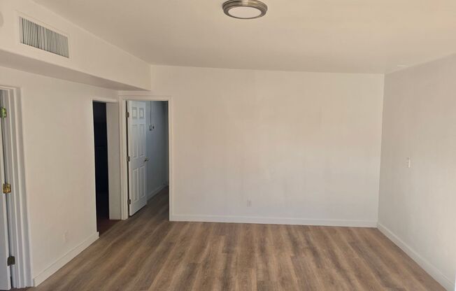 Beautifully Renovated 1 Bedroom Apt - All Ceramic Tile - A/C