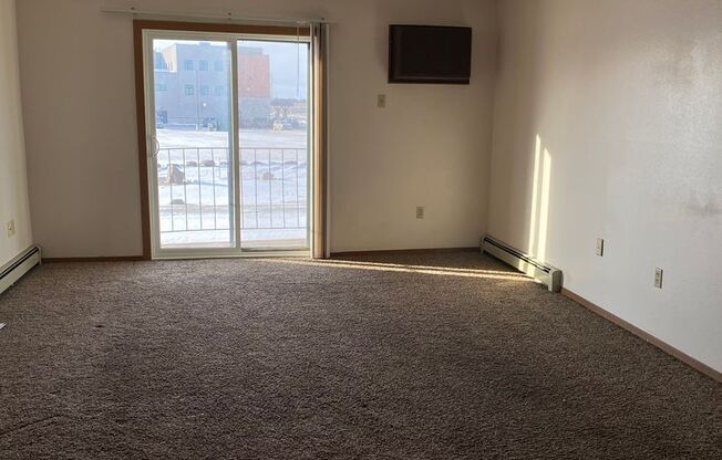 2 beds, 1 bath, 1,015 sqft, $910, Unit 4240-08