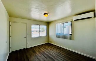 2 beds, 1 bath, $975