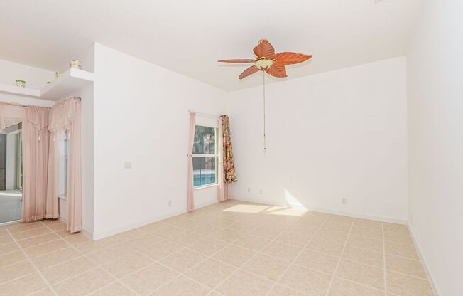 3 beds, 2 baths, $2,900