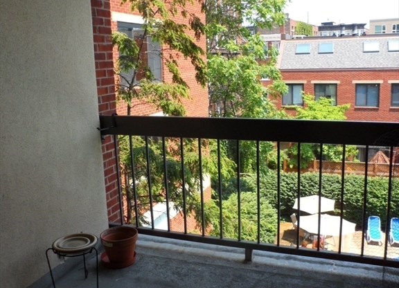 2 beds, 2 baths, 1,030 sqft, $4,400, Unit 313
