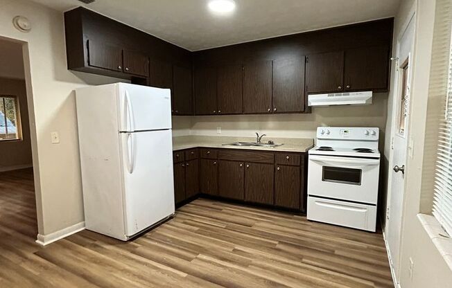 2 beds, 1 bath, 900 sqft, $1,150, Unit 6