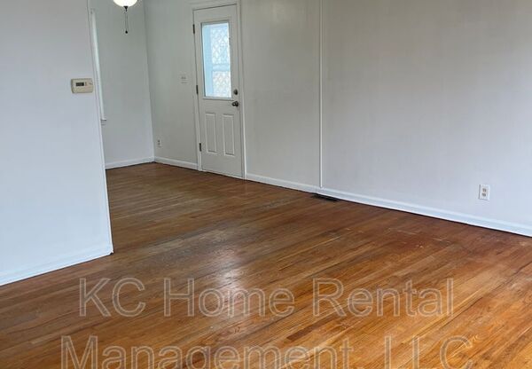 805 W 39 ST N