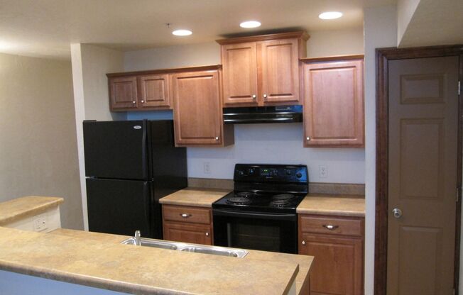 3 beds, 2 baths, 1,300 sqft, $1,575, Unit AW 107