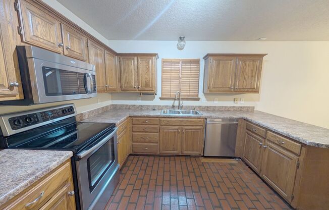 3 beds, 2 baths, $1,800