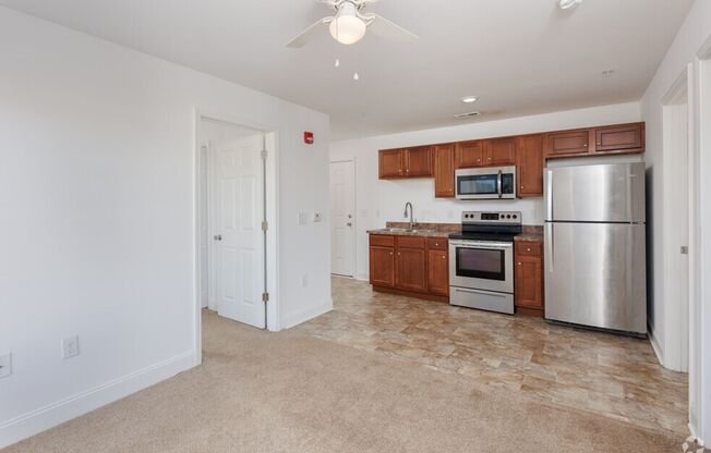 2 beds, 1 bath, $1,250, Unit 1200-304