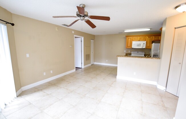 Beautiful 1 Bed 1 Bath Gated Second Floor Condo for Rent in Lake Mary, FL! AVAILABLE MAY!