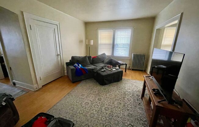 2636 N Oakland Ave