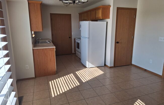 3 beds, 2 baths, $1,495