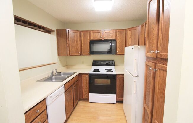 2 beds, 2 baths, $750