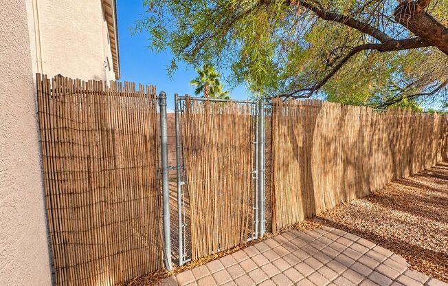 3 beds, 2.5 baths, $2,250
