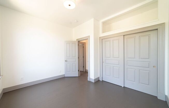 2524 Dwight