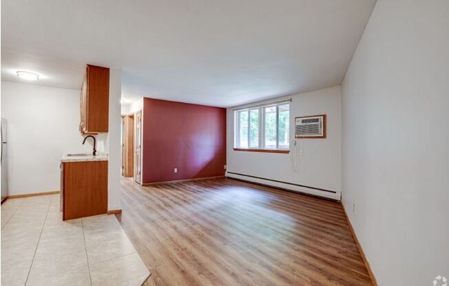 2 beds, 1 bath, 1,000 sqft, $1,299, Unit 3737-204
