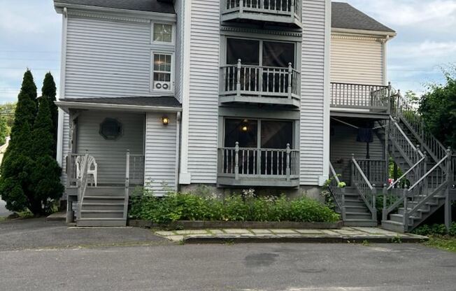 22 Winthrop St
