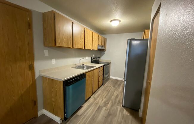 3 beds, 2 baths, 643 sqft, $1,950, Unit C405