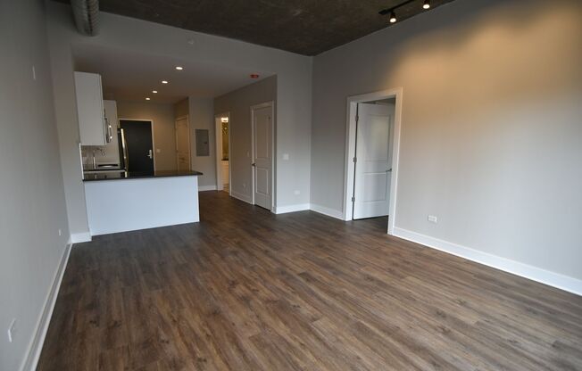 1 bed, 1 bath, 642 sqft, $3,160, Unit 3833-218