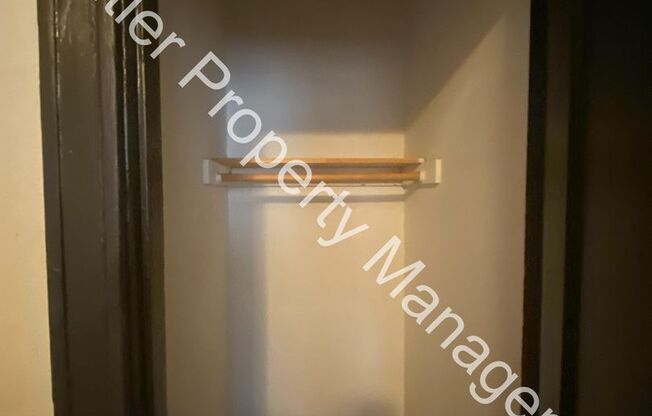 2 beds, 1 bath, $1,345, Unit 4048 Cleveland Apt 2W