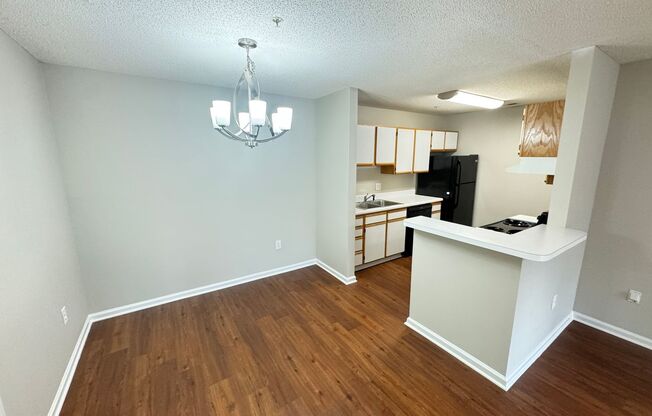 1 bed, 1 bath, 779 sqft, $1,150, Unit 5330