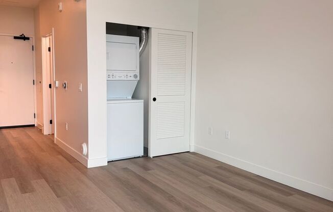 Studio, 1 bath, 362 sqft, $2,995, Unit 910