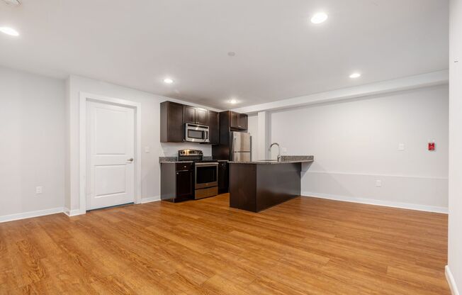 1 bed, 1 bath, 750 sqft, $1,595, Unit 105