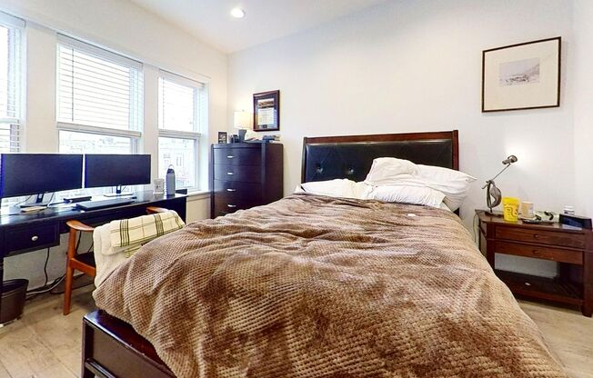 2 beds, 1 bath, 900 sqft, $3,300, Unit 1339 3A