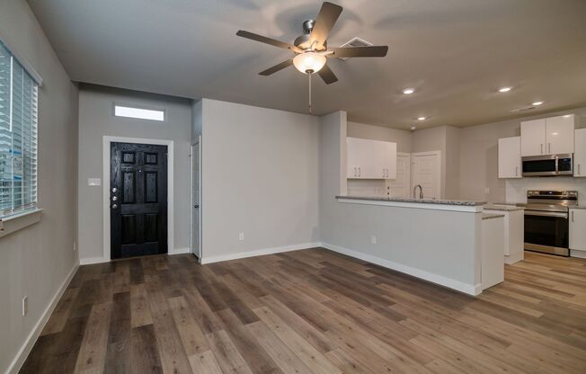 AVAILABLE NOW! GORGEOUS 3 BEDROOM DUPLEX LOCATED IN MIDLOTHIAN ISD!