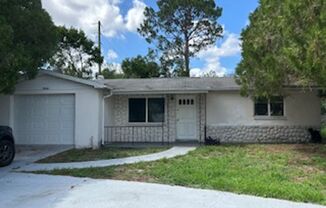 Well maintained 2/1 in a quiet neighborhood