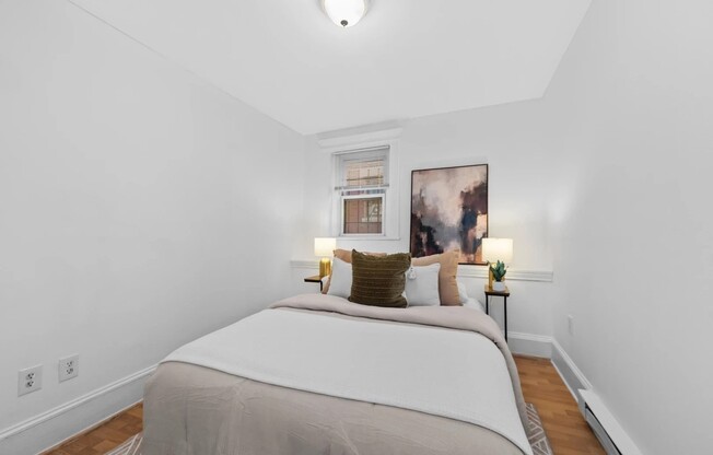 2 beds, 1 bath, 845 sqft, $2,400, Unit A