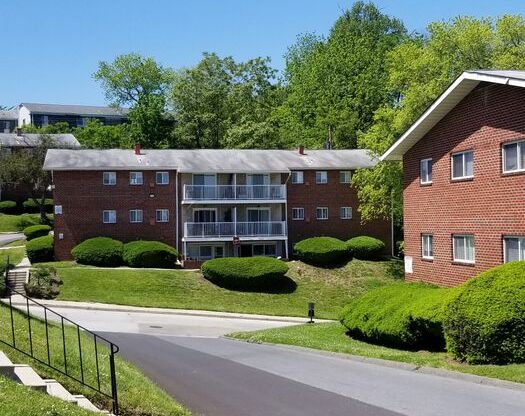 2 beds, 1 bath, 879 sqft, $1,175, Unit 4614-D