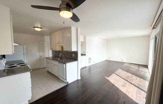 2 beds, 2 baths, $2,695, Unit 204