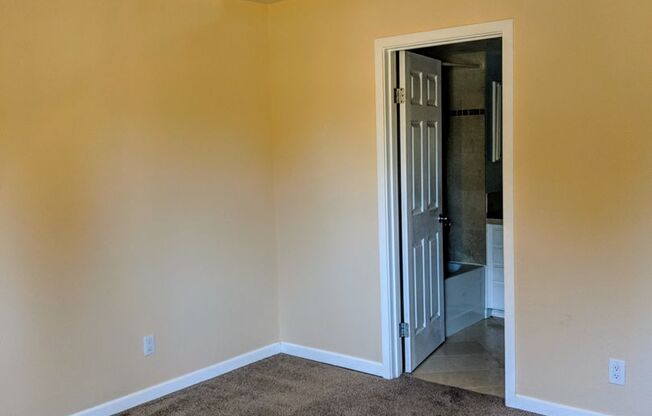 2 beds, 2 baths, $2,600, Unit Apt 303