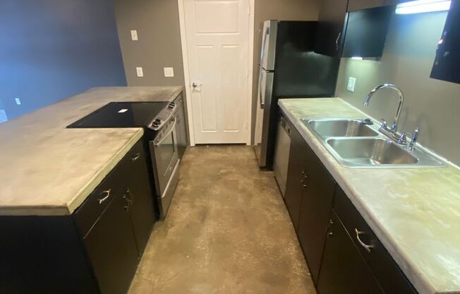 2 beds, 2 baths, 1,024 sqft, $928, Unit 313