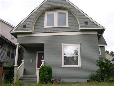 Pre - Leasing Excellent 7 Bedroom/3 Bathroom Unit Near UW for 2025-2026 School Year