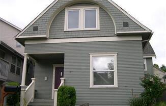 Pre - Leasing Excellent 7 Bedroom/3 Bathroom Unit Near UW for 2025-2026 School Year
