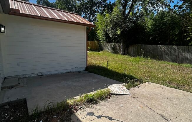 8 beds, 3 baths, $10,400, Unit House