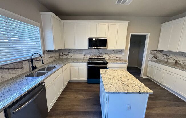 Move-In Ready Family Home in North San Antonio