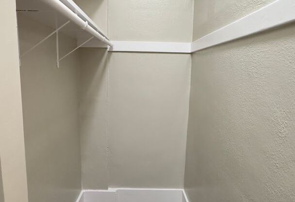 Studio, 1 bath, $1,365, Unit H