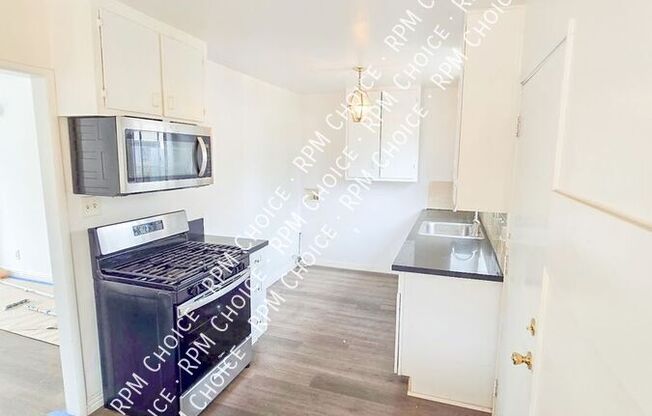 1062 1/2 RAVENNA AVE