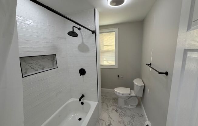 2 beds, 1 bath, 574 sqft, $2,200, Unit 74 6th St - Apt 2