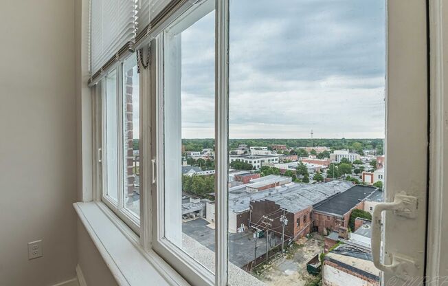 2 beds, 2 baths, 806 sqft, $1,725, Unit Unit 805