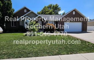 3 beds, 2.5 baths, $2,200