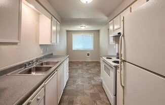 2 beds, 1 bath, 889 sqft, $1,175, Unit 04
