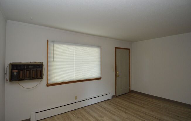 1 bed 1 bath apartment for rent! Great Location!