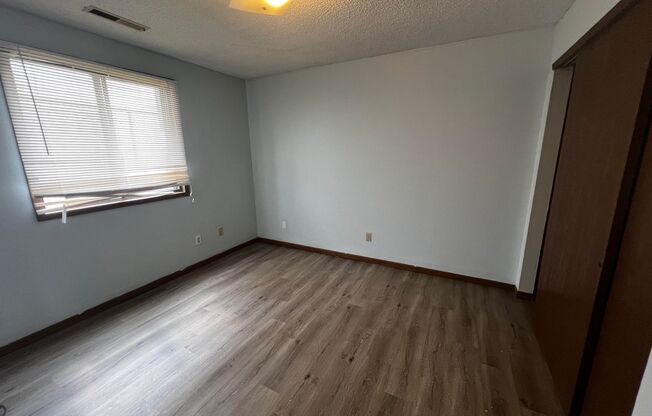 2 beds, 1 bath, 770 sqft, $825, Unit #2