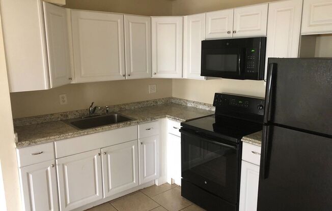 1 bed, 1 bath, 700 sqft, $1,700, Unit 537 - 409