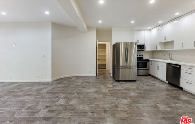 1 bed, 1 bath, 682 sqft, $2,600, Unit 220