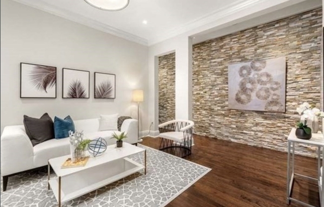 382 Commonwealth Ave 23