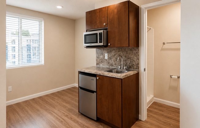 Studio, 1 bath, 154 sqft, $1,195, Unit 351
